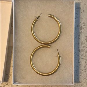 Boutique hoops!